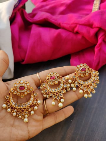 Pink gold finish with premium quality stones
