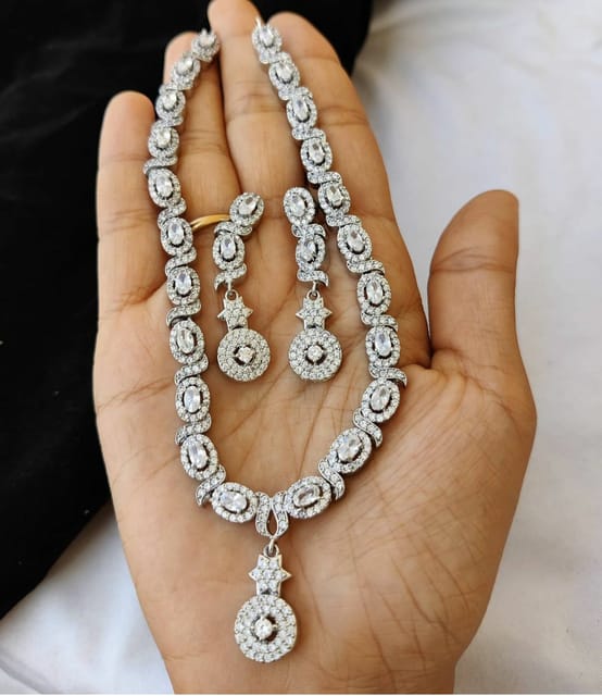 White ad set