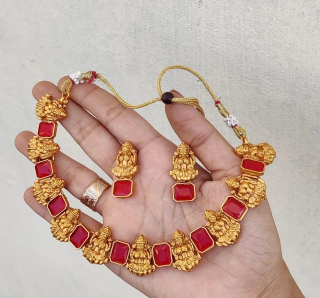 Red lakshmi set