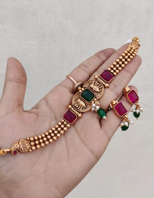 High necklace multi