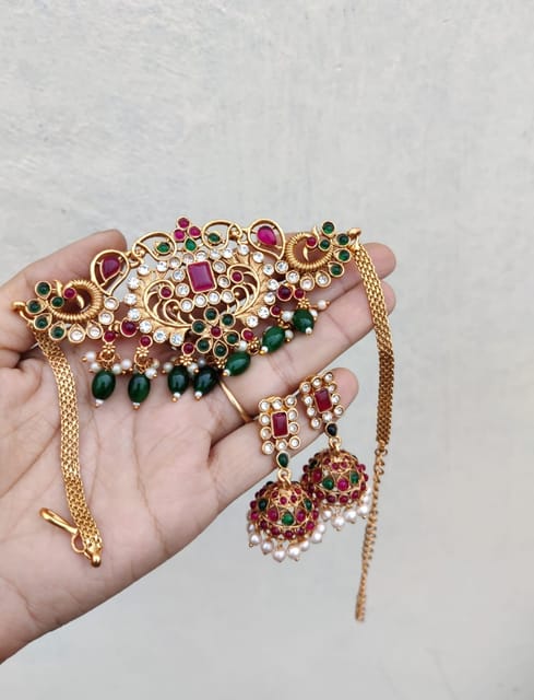 Choker set green beads