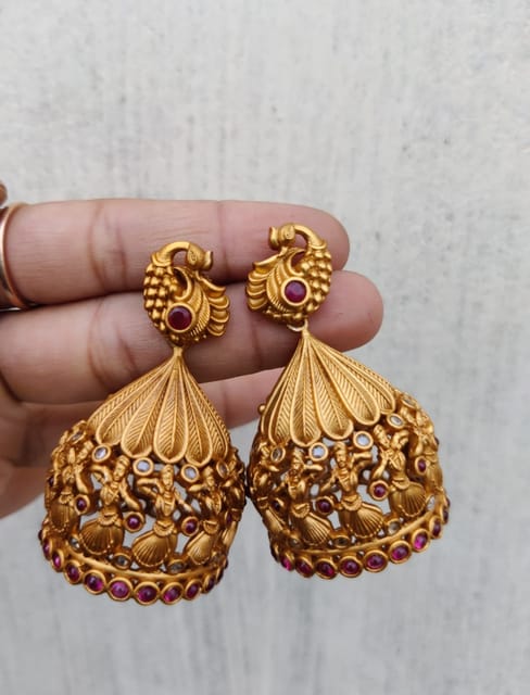 Temple jhumkis dancing doll bride