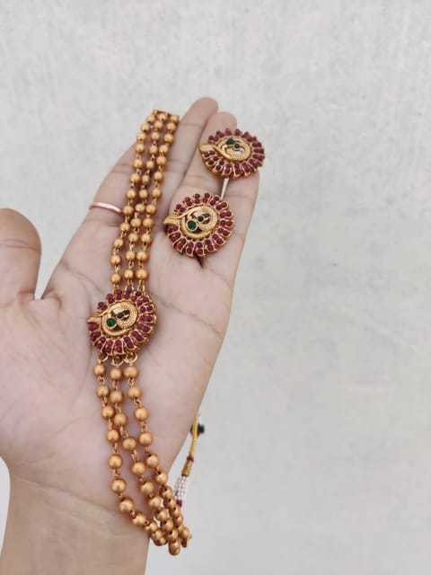 Golden choker set