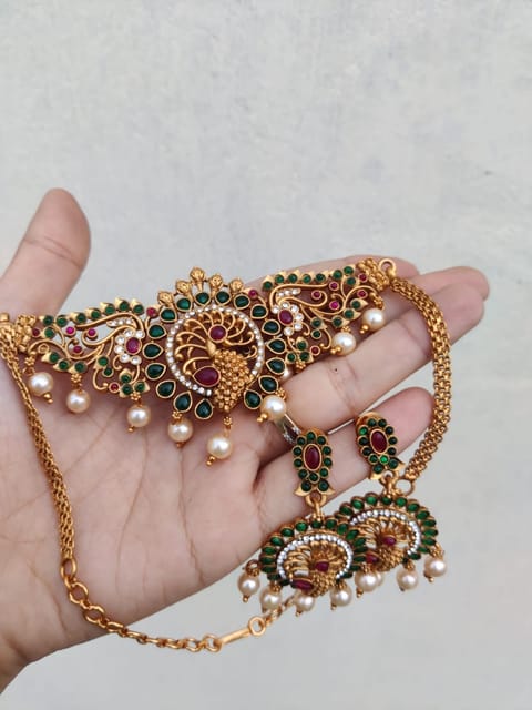 Green choker set