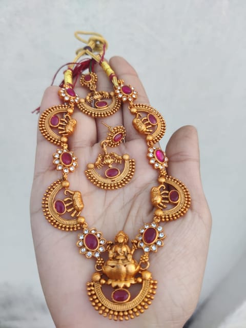 Ruby lakshmi set