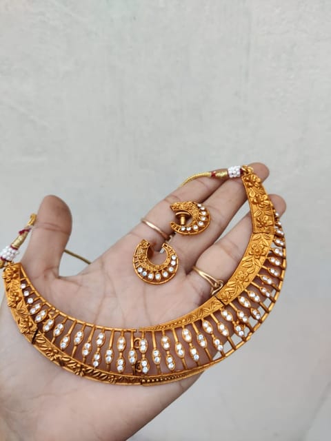Matte necklace