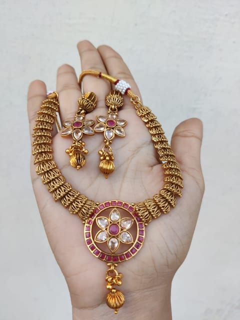 Round ruby necklace w