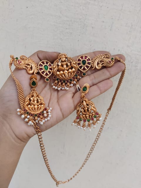 Green choker set