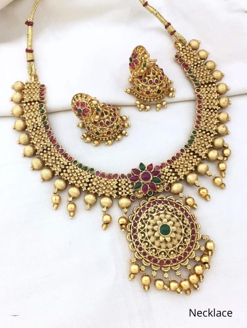 Necklace set