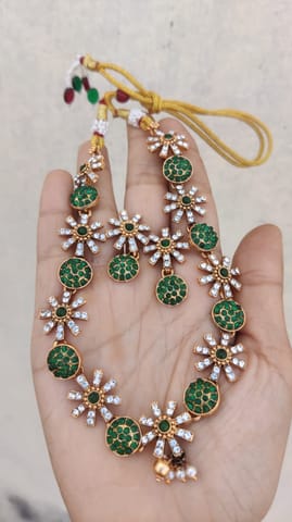 Green necklace set