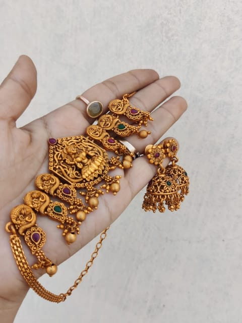 Lakshmi choker set