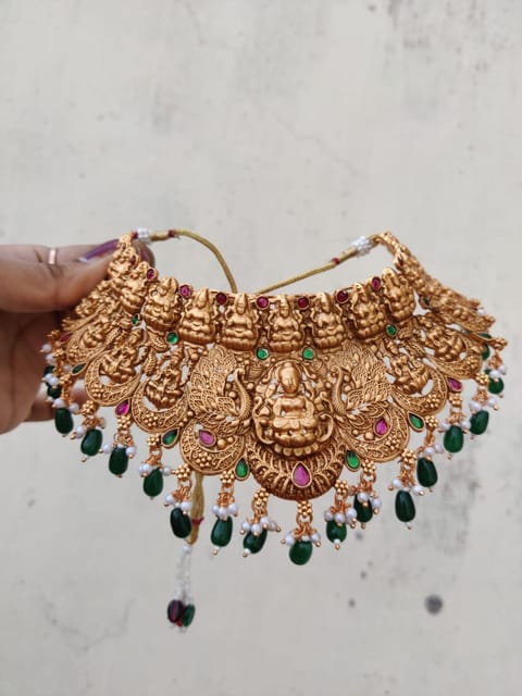 Bridemaids temple choker