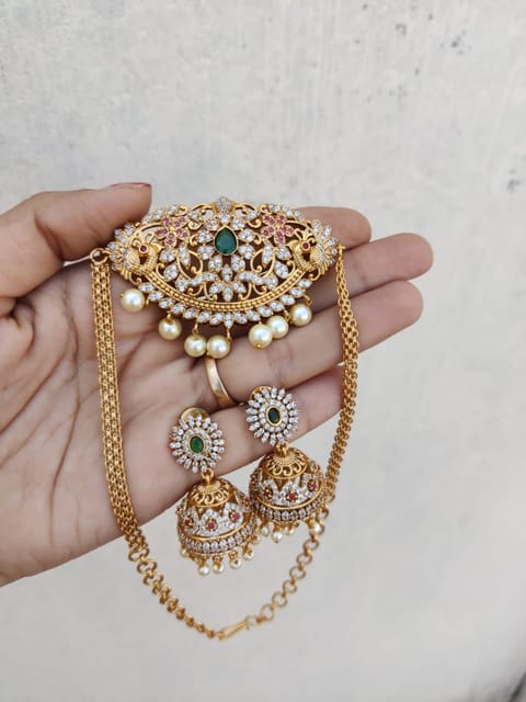Choker set with golden premium