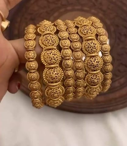 Round set of 6 matte bangles