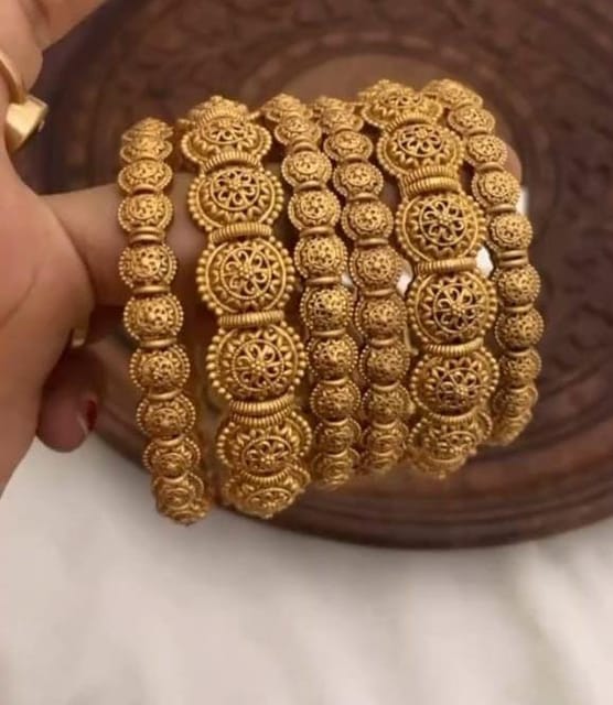 Round set of 6 matte bangles
