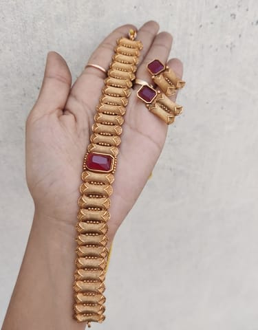 Maroon choker set