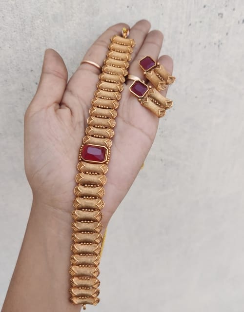 Maroon choker set