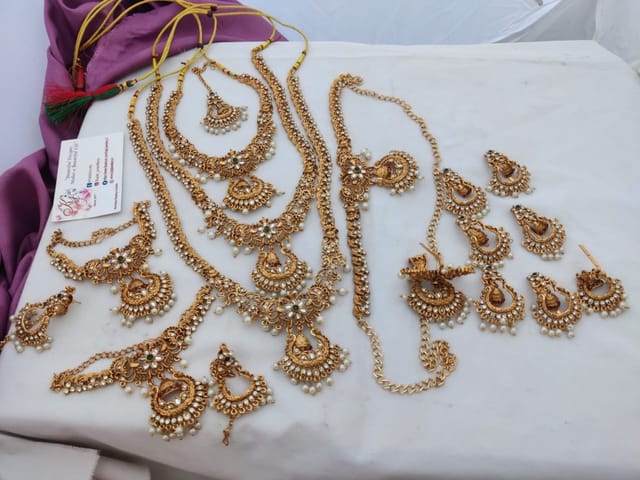 Bridal set white stone set