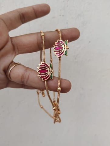 Lotus kemp anklets
