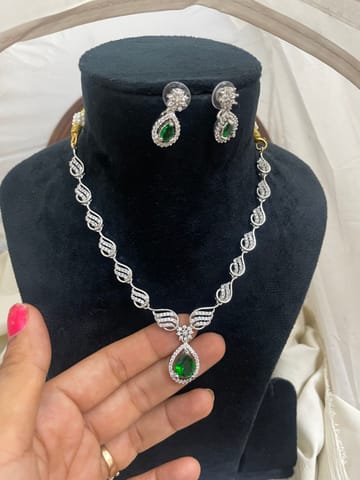 American diamond set with green
