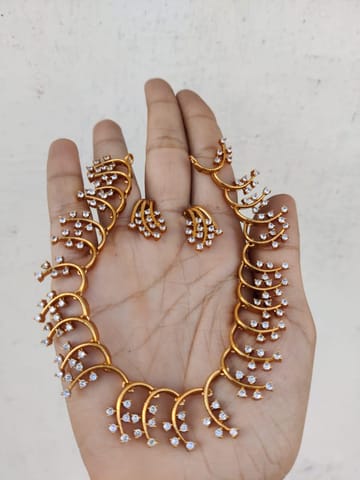 Golden necklace set