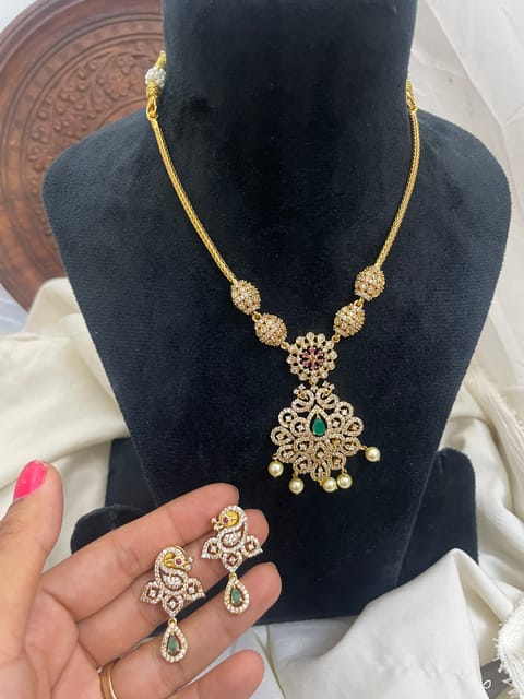 Ad necklace set