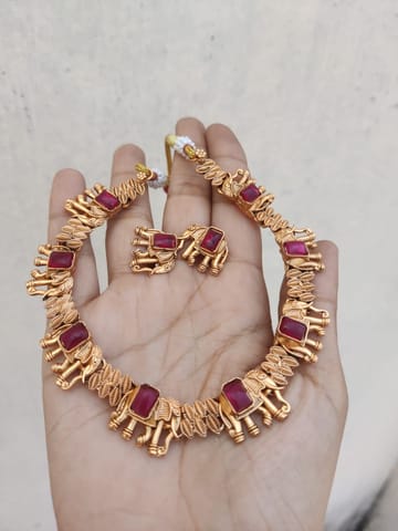 Maroon elephant set