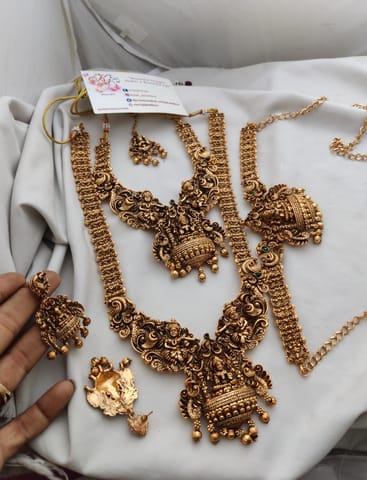 Golden semi bridal set