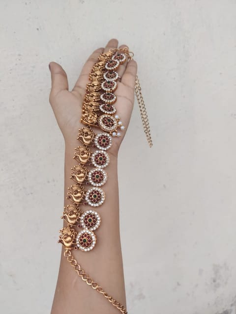 Hip belt white stones