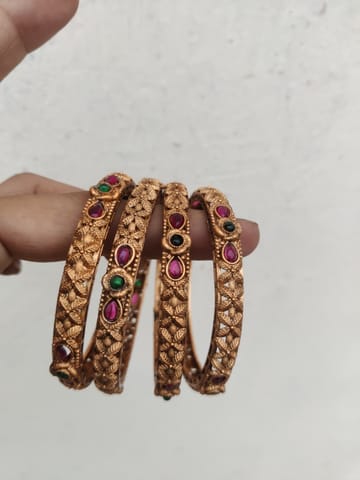 Set of 4 bangles