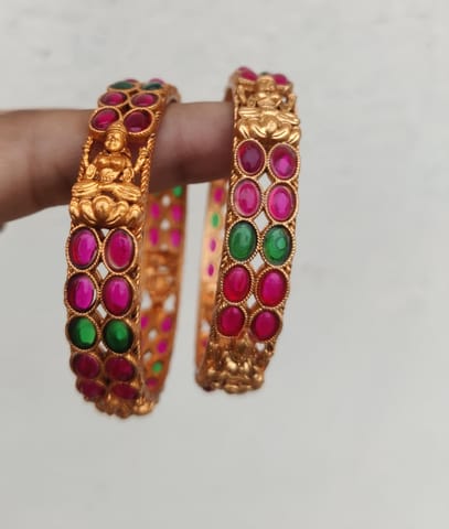 Kemp bangles