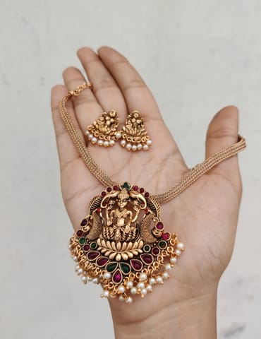 Temple choker set