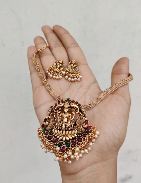Temple choker set