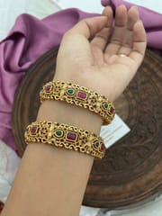 Matte bangles set