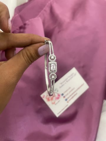 Ad bracelet