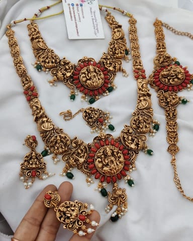 Heavy coral semi set