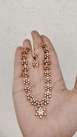 Ad necklace set