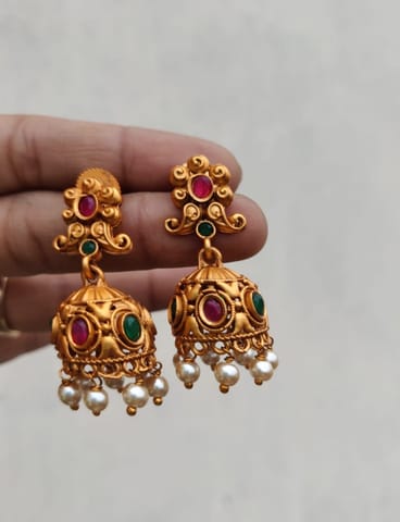 Round earrings
