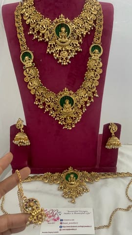 Temple set golden