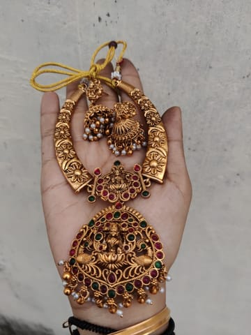 Temple choker necklace set