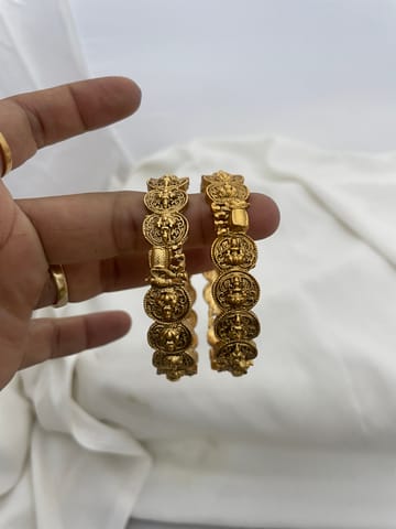 Temple bangle with elephant design