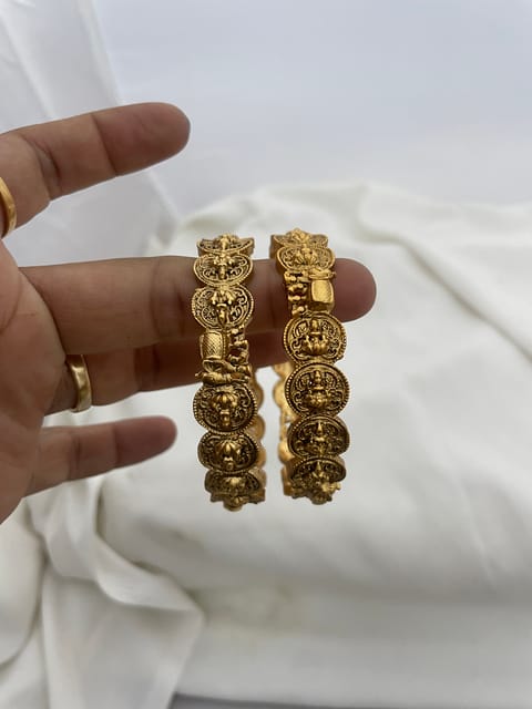 Temple bangle with elephant design
